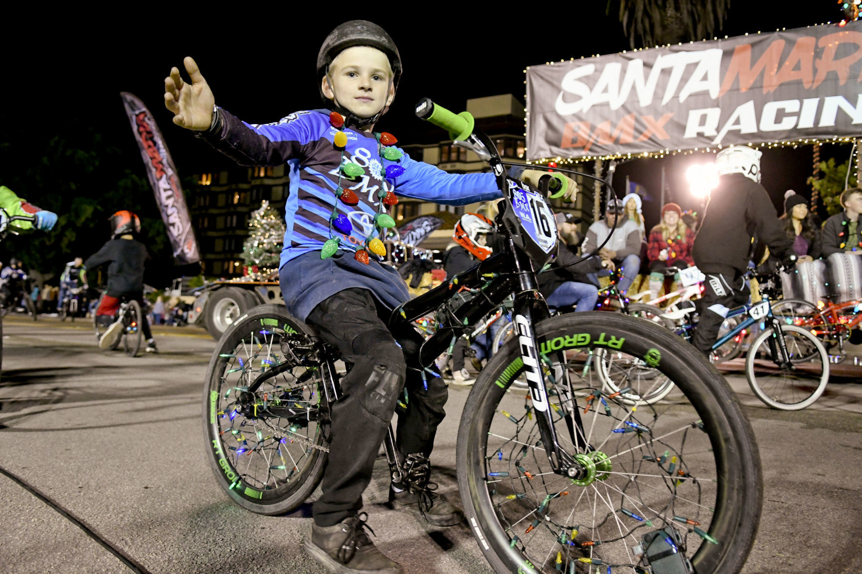 120719 SM Parade of Lights 77.jpg